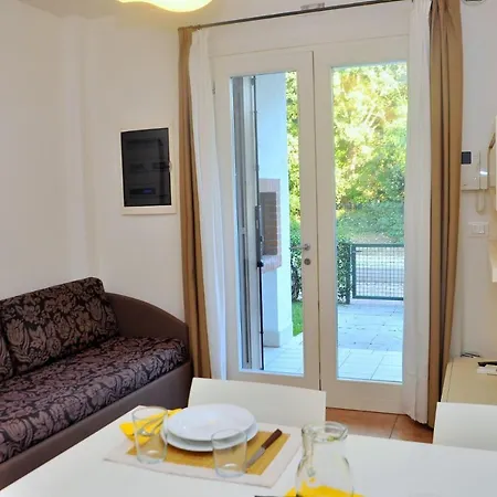 Enjoy A Charming In Our One Bedroom Flat Apartment *